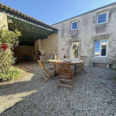 Maison Historique 5 Pieces, 8 Couchages, Jardins Fleuris, Terrasse, Bbq, Proche La Rochelle Et Plages - Fr-1-246-714 * Yves